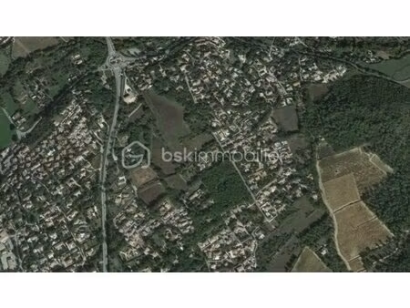 terrain de 885 m² à forcalqueiret