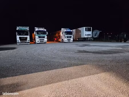 place parking poid lourd sécurisé