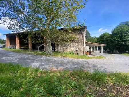corps de ferme de 253 m² à aiguefonde