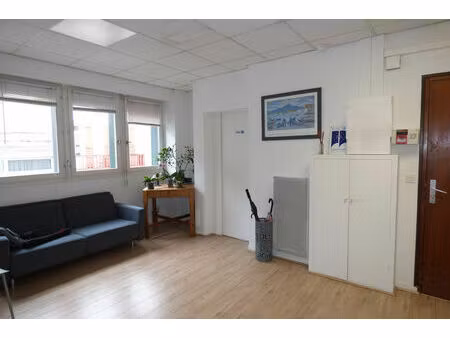 location bureaux 6 pièces  122.00m²  saint