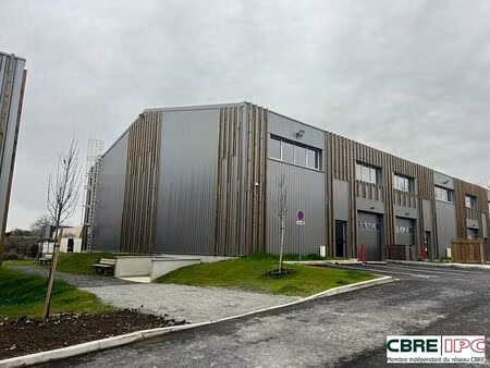 location entrepôt / local d'activités pau 500 m²