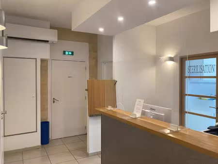 vente commerce 6 pièces 72 m² sommières (30250)