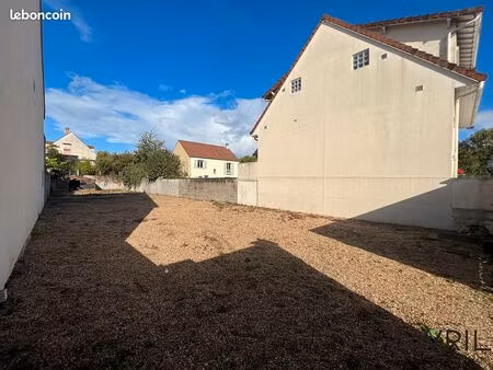 terrain 446 m² maurecourt
