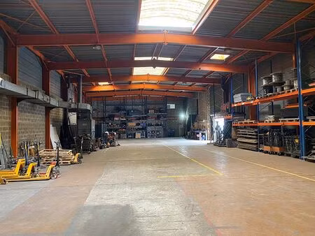 location local d'activités st ouen l'aumone 7 873 m²