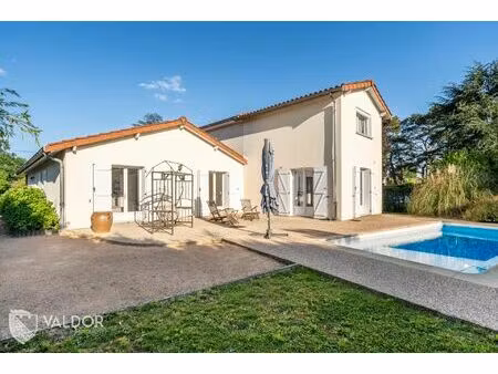 vente maison 7 pièces 195 m² saint-bernard (01600)