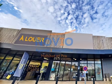 location locaux professionnels 239 m² à chasseneuil-du-poitou (86360)  2 500 €