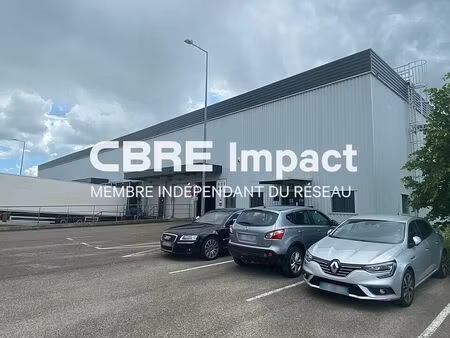 location local d'activités longvic 1 589 m²