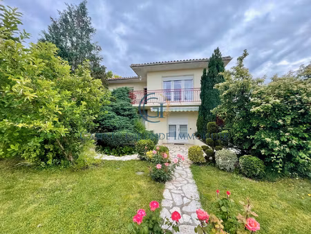 maison 2 appartements 3 chambres garages jardin