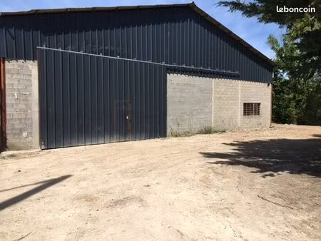 dépôt hangar 500 m²