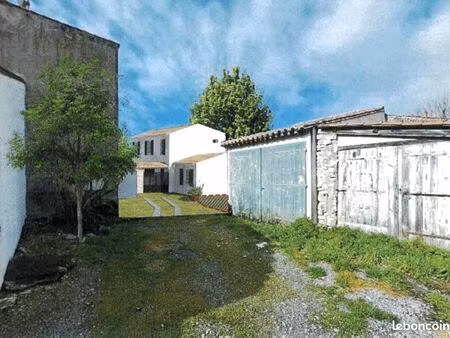 terrain 198 m² ars en re
