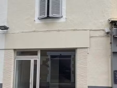 local commercial 82 m²