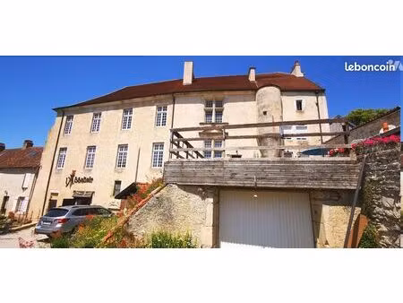 maison 35 pièces 700 m²