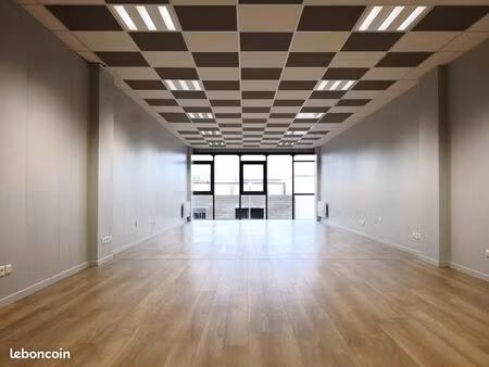 bureau de 75 m² à goussainville