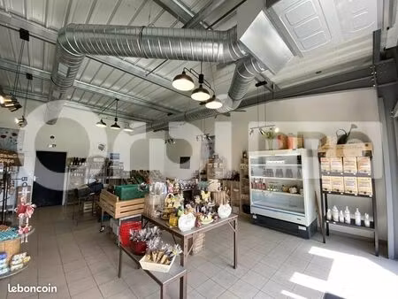 local commercial 90 m²