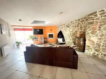 maison de 245 m² à talairan