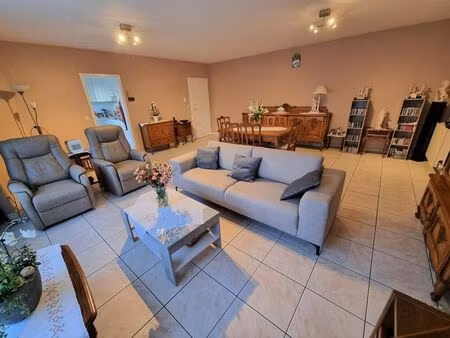 zeer ruim appartement 98m² met 2 slaapkamers  terras  gar...