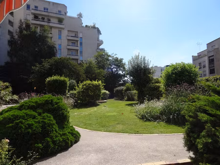 hesperides de courbevoie location 2 pieces 49m²