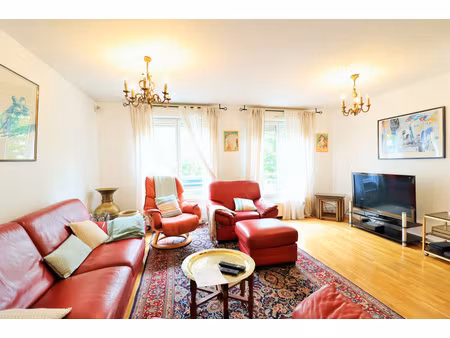 charmante maison familiale avec grande terrasse