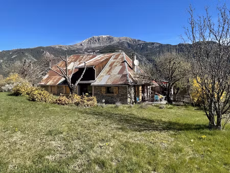ancienne ferme en pierre transformée en maison/villa