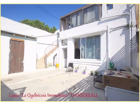 ** possibilité vente à terme libre ** rénové en 2020: immeuble 2 x t3 au calme  cour  dépe