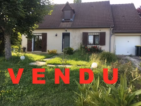 v e n d u maison 6 pièces de 106m2 garage sur parcelle arborée de 2013m2