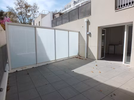 studio neuf 22m2 + terrasse de 22m2 secteur timone capellette