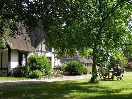 domaine de 465 52 m² à le trait