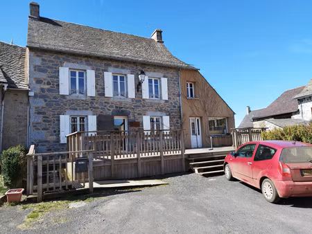 aubrac  maison de village  bar  restaurant  epicerie au coeur du village