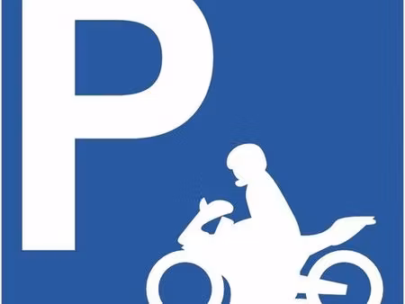 place de parking moto ou scooter sécurisée (avec vidéosurveillance)