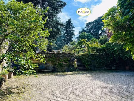 maison de luxe à vendre à vernaison