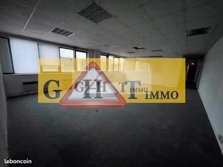 bureaux 330 m²