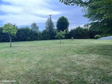 terrain 616 m² colombe