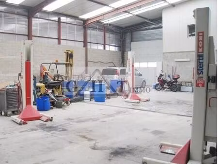local industriel 750 m²