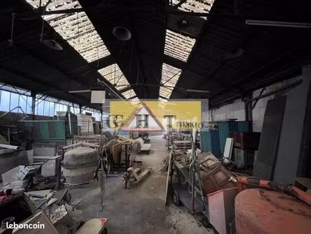 local industriel 850 m²