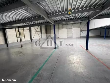local industriel 2 765 m²