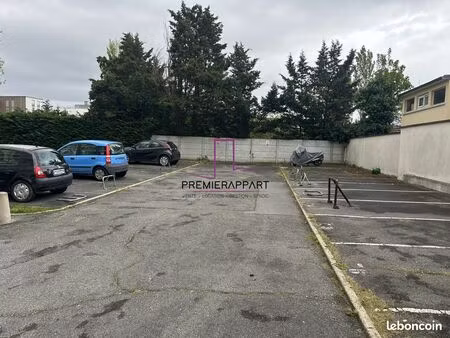 parking/box 11 m² bezons