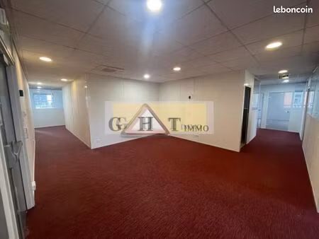 bureaux 667 m²