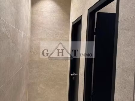 local bureaux 1 520 m²