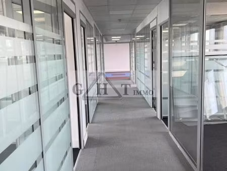 bureaux 300 m²