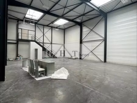 local industriel 220 m²