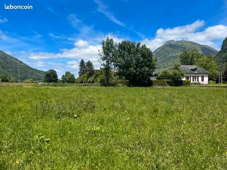terrains à bâtir à bielle