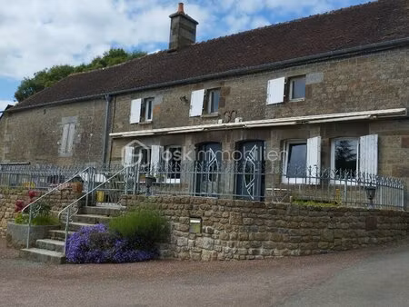 corps de ferme de 160 m² à ranes