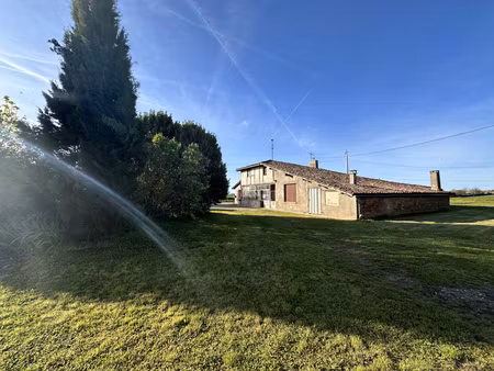 ferme a renover avec dependances et grand terrain