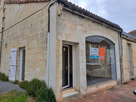 location commerce 2 pièces 52 m² à rochefort (17300)