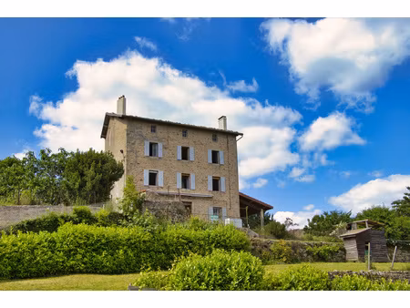 maison de village en pierre de 225m² ( + 75m² combles aménageables) avec jardin de 250m² -
