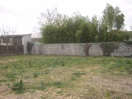 vente terrain 607 m² à macau (33460)  120 000 €