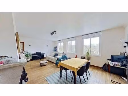 location appartement 3 pièces 95 m² à bièvres (91570)