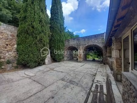 enorme domaine aux portes du larzac