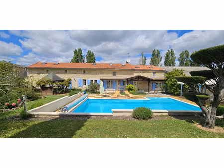 longère rénovée avec logement indépendant  salle de réceptio