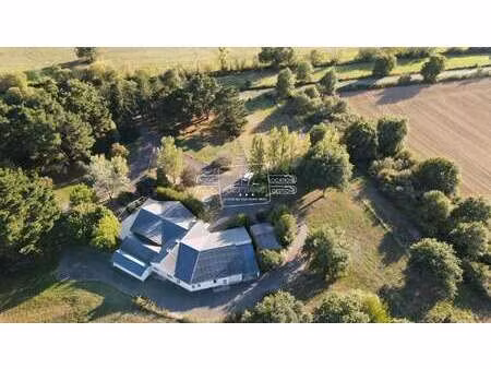 vente bureaux et commerces à saint-mars-du-désert (44850) : à vendre / 560m² saint-mars-du